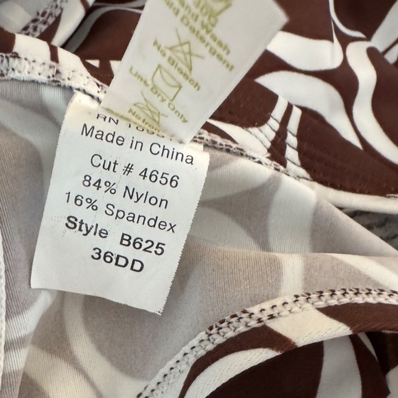 NWT Swim Systems 2-piece swimsuit, XL/36DD - Picture 4 of 4